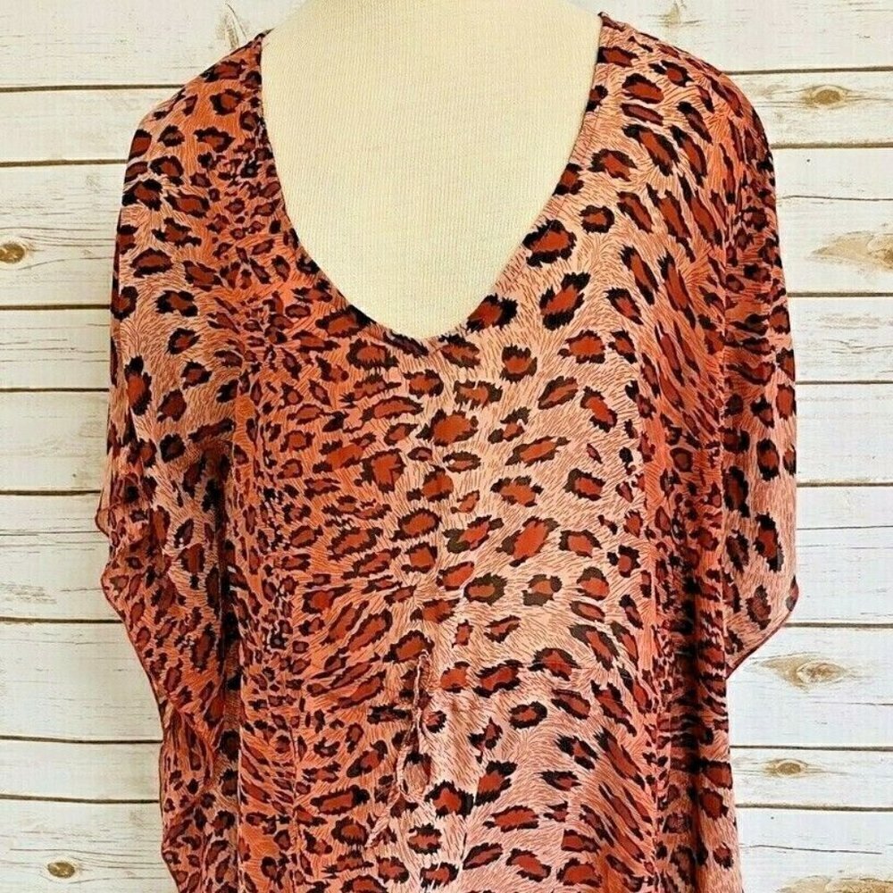 CASTAWAY Women Short Batwing Sleeve Pull Over Animal Print Shirt Size 14/XL-NWT